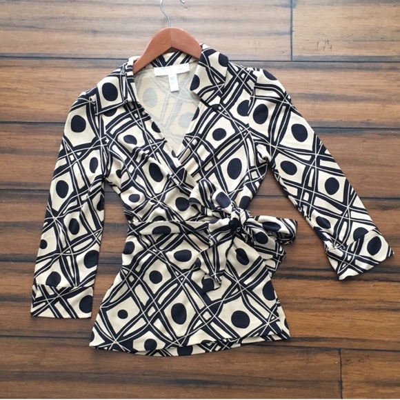 Diane Von Furstenberg Tops - Diane von Furstenberg jill wrap top blouse size 6